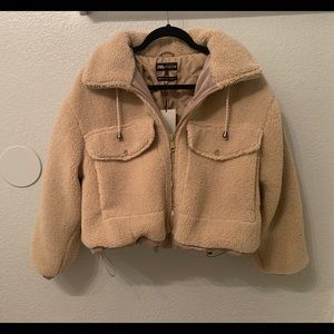 Zara sharpa jacket. NEVER been worn.